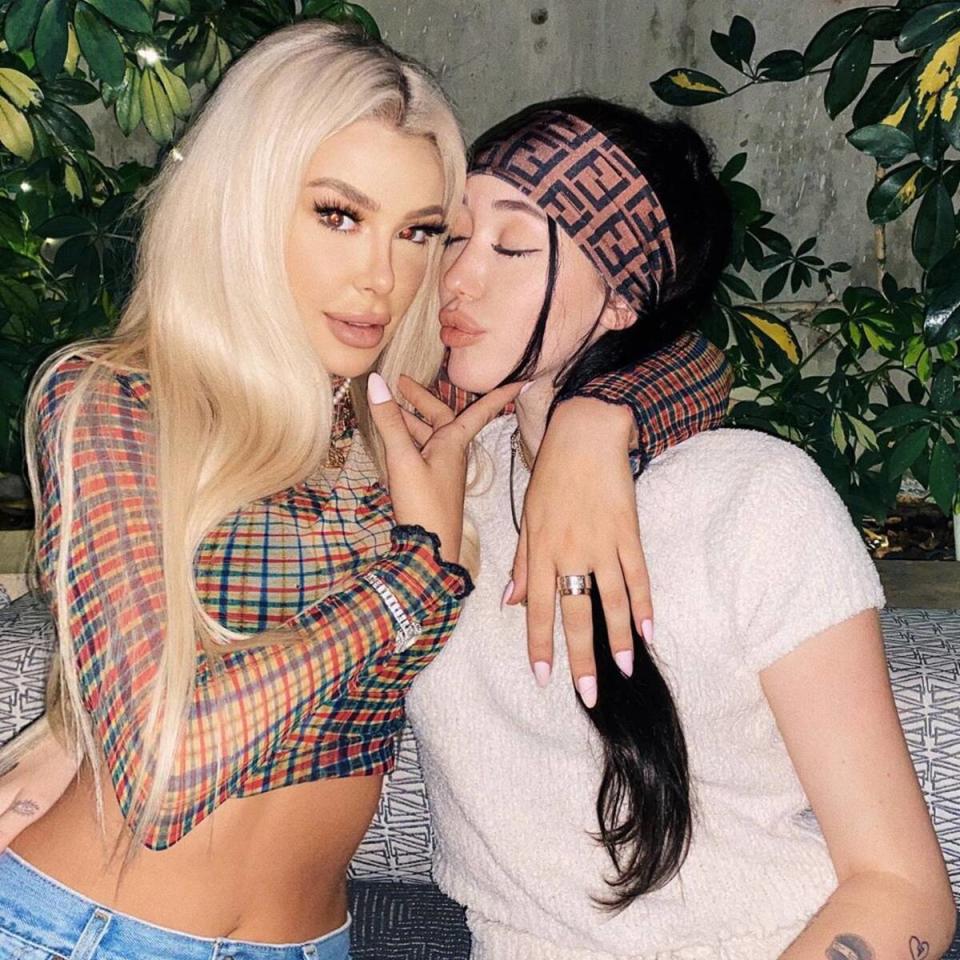 Tana Mongeau, Noah Cyrus