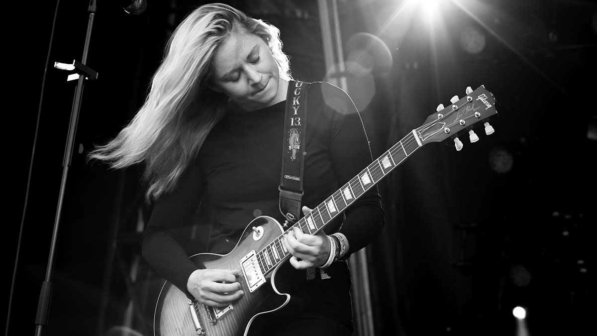  Oanne Shaw Taylor performs on stage at Newark Castle and Gardens on 8 July 2016 in Newark, United Kingdom. She is playing a Gibson Les Paul Standard guitar. 