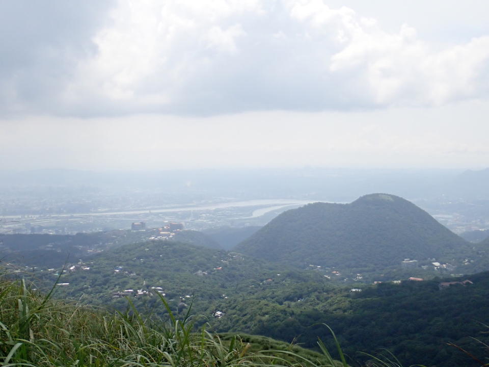 台北擎天崗環形步道＋竹篙山