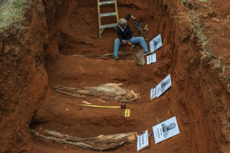 The South African government plans to exhume scores of bodies of political prisoners executed between 1960 and 1990, and return them to their families