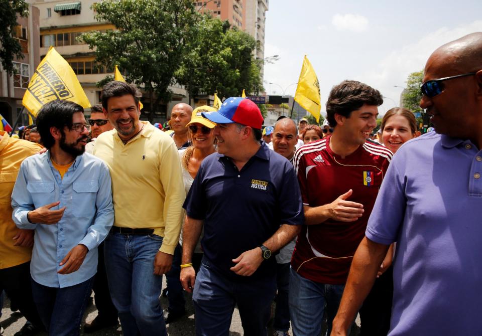 Venezuela bajo máxima tensión por marchas opuestas