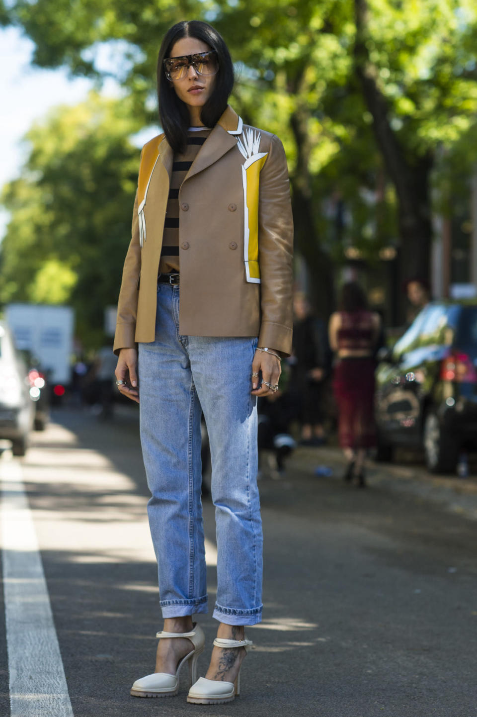 Gilda Ambrosio in a two-toned double-breasted jacket at Milan Fashion Week 2015. 