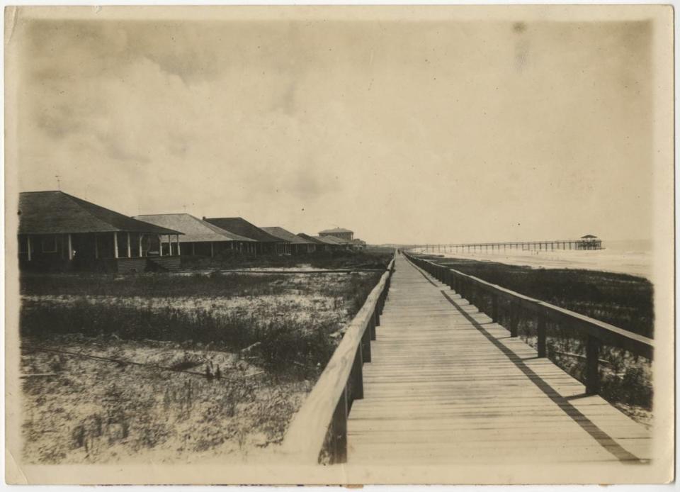 Clubhouse and pier, looking north, Myrtle Beach, S.C. provided by CCU Digital Commons / Horry County Archives Center / Horry County Historical Society Photograph Collection