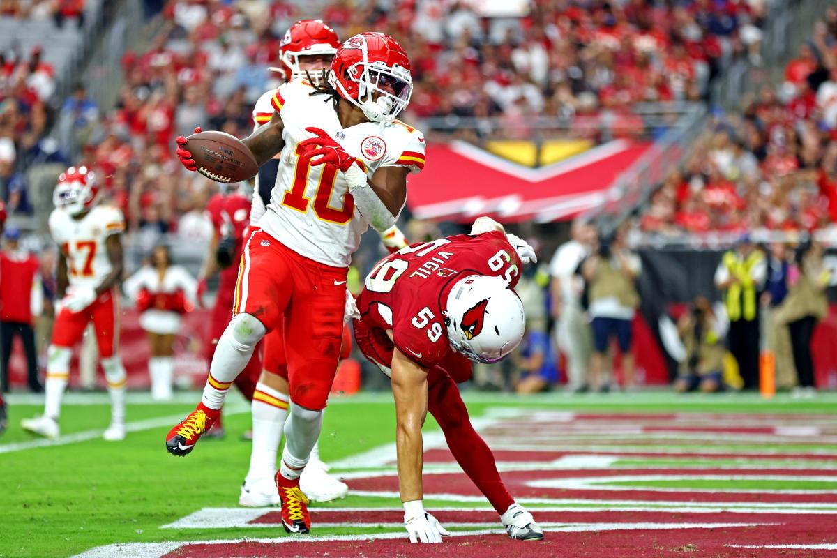 Chiefs offense explodes in preseason win over Cardinals