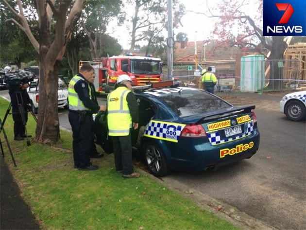 Worksafe officers at the scene of the fatal wall collapse at Brighton East. Photo: @DeanFelton7