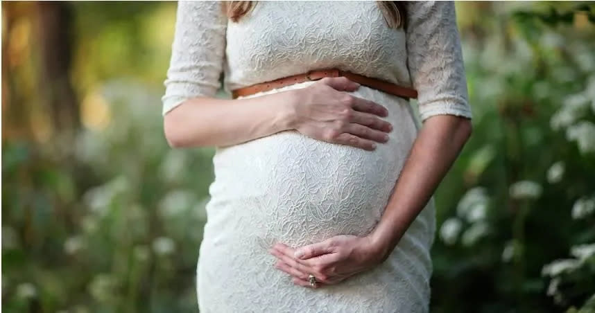 <strong>國外一名女網友結婚多年沒有孩子，她老公竟把如意算盤打到妻子的雙胞胎姊姊頭上，更稱2人基因一樣「不算劈腿」。（示意圖／取自pexels）</strong>