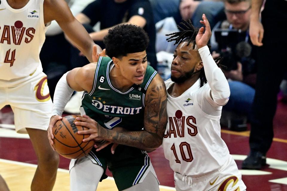 Cleveland Cavaliers guard Darius Garland (10) defends Detroit Pistons guard Killian Hayes (7) in the first quarter at Rocket Mortgage FieldHouse in Cleveland on Saturday, March 4, 2023.