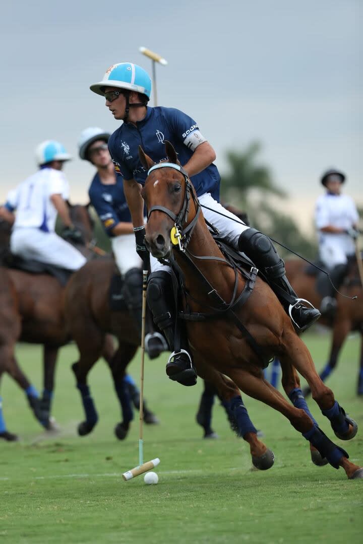 Poroto Cambiaso, en acción en el triunfo de La Dolfina