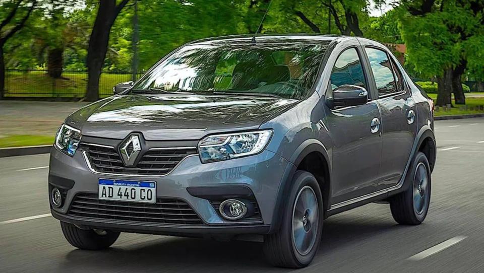 Renault Logan, un sedán accesible fabricado en Argentina.