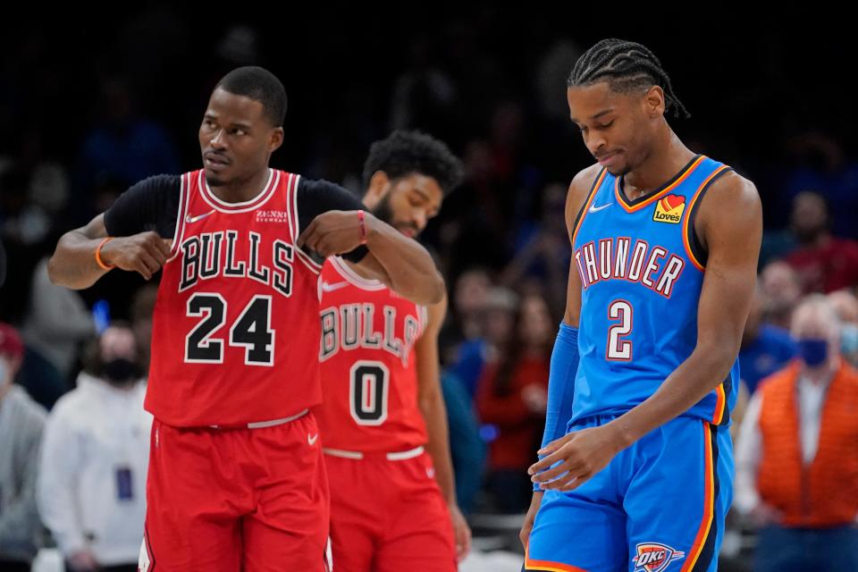 Thunder guard Shai Gilgeous-Alexander (2) reacts in front of Bulls forward Javonte Green (24) after missing a basket in the final seconds of a 111-110 loss to Chicago on Monday.