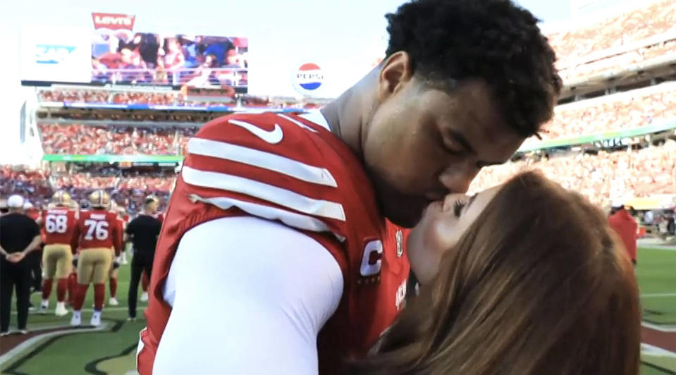 Arik Armstead and wife Mindy share a kiss. (TODAY)