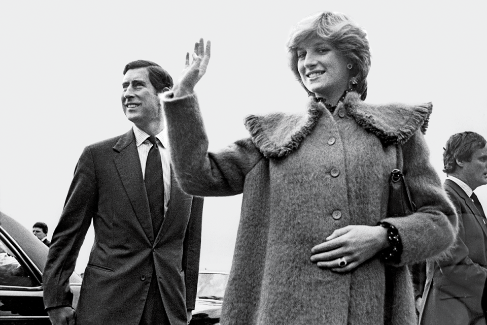 <span>Diana, princesa de Gales, y el príncipe Carlos en 1982. (Foto: Mirrorpix/Getty)</span>