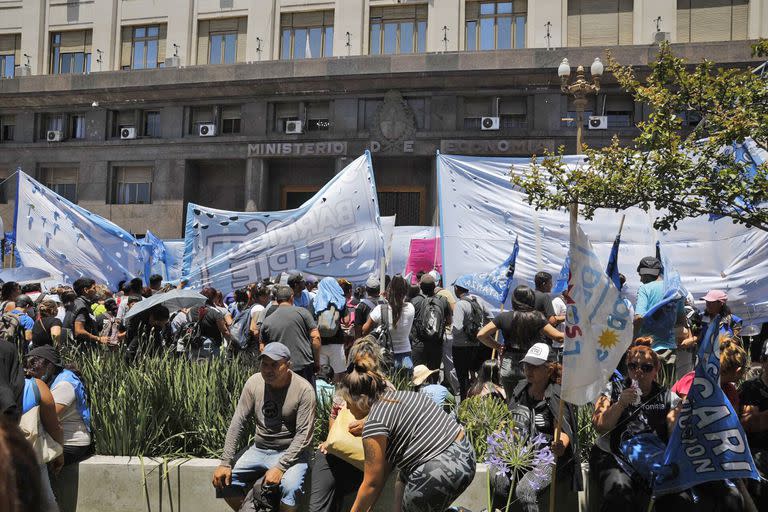 Los movimientos sociales oficialistas, en su última marcha, previa a lo que organizan para el miércoles próximo