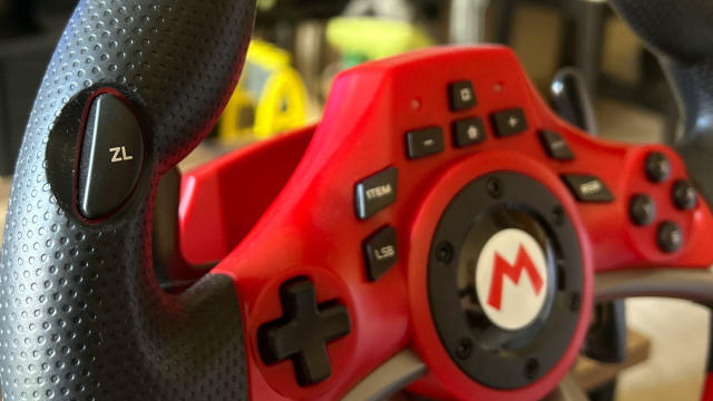 Mario Kart 8 Deluxe Racing Wheel (Mario) for Nintendo Switch - HORI USA