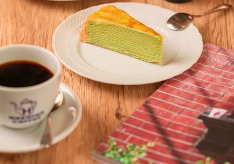 foodie places for awesome birthday perks - hoshino cake