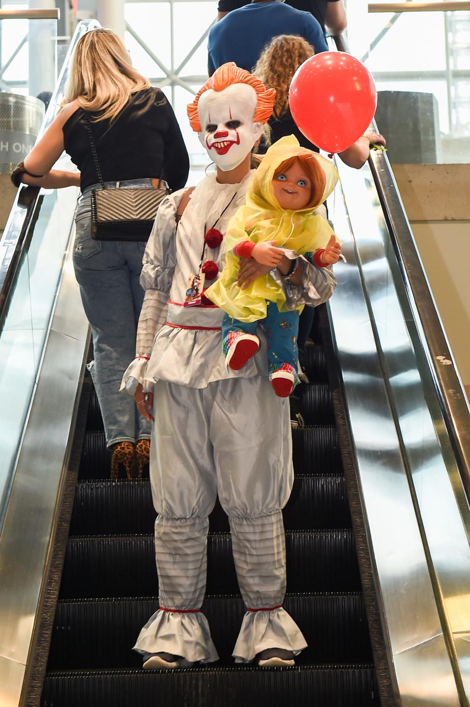 A cosplayer dressed as Pennywise at New York Comic Con 2021.