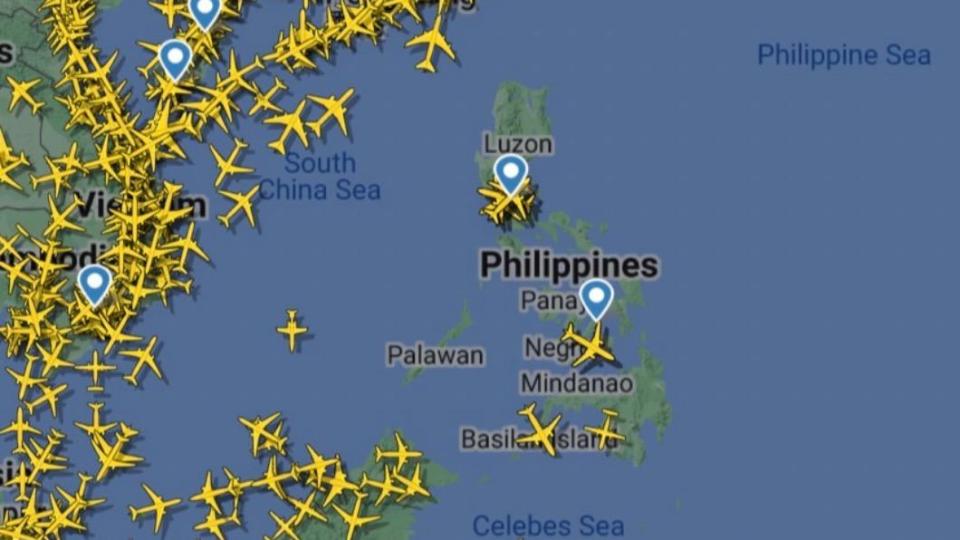 菲馬尼拉機場管制區上空的飛機幾乎都避開。（圖／翻攝flightrader24）