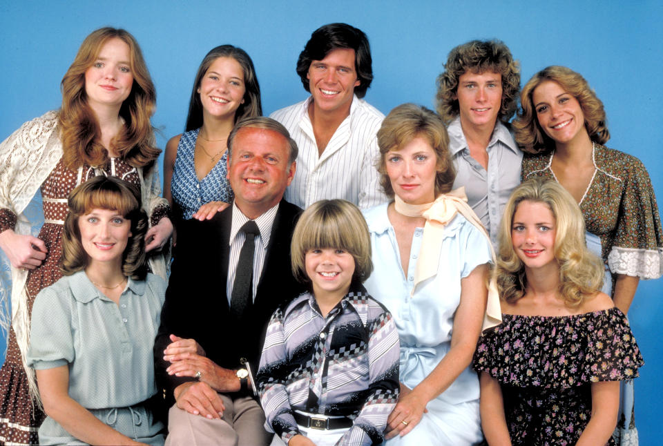 EIGHT IS ENOUGH - Cast - Season Three - 9/1/78, The Bradford family, pictured, back row, left: Susan Richardson (Susan), Connie Needham (Elizabeth), Grant Goodeve (David), Willie Aames (Tommy), Lani O'Grady (Mary); Bottom row: Laurie Walters (Joannie), Di (Jim Britt / Disney via Getty Images)