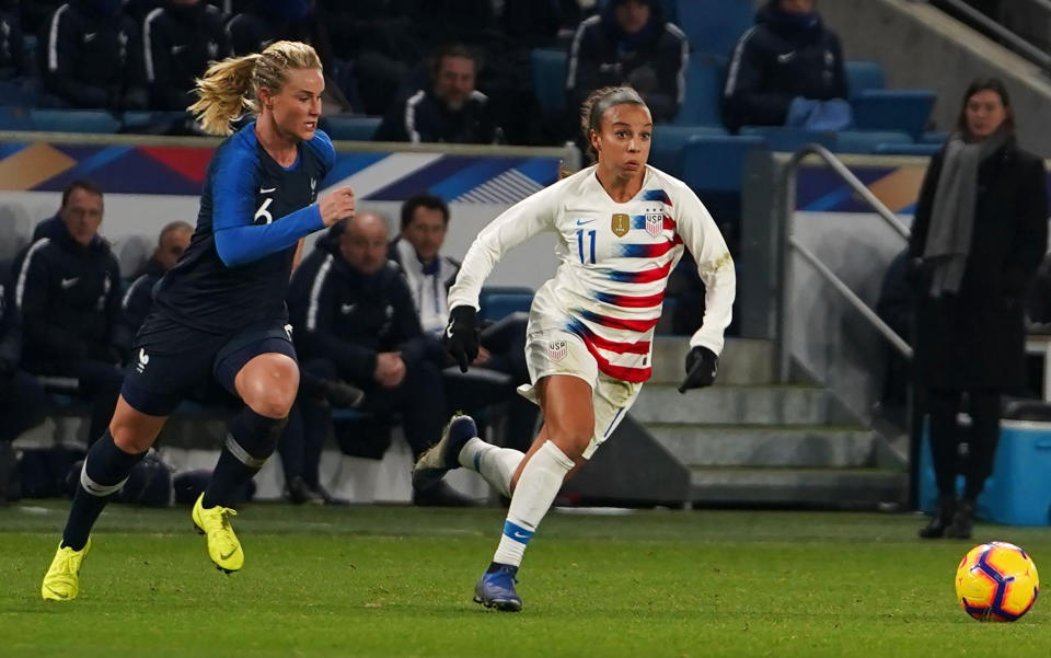 Mallory Pugh of United States attacking against Amandine Henry of France during the International Women's friendly football match between France and United States at Stade Ocane du Havre on January 19th in Le Havre, France (Photo by Action Foto Sport/NurPhoto via Getty Images)