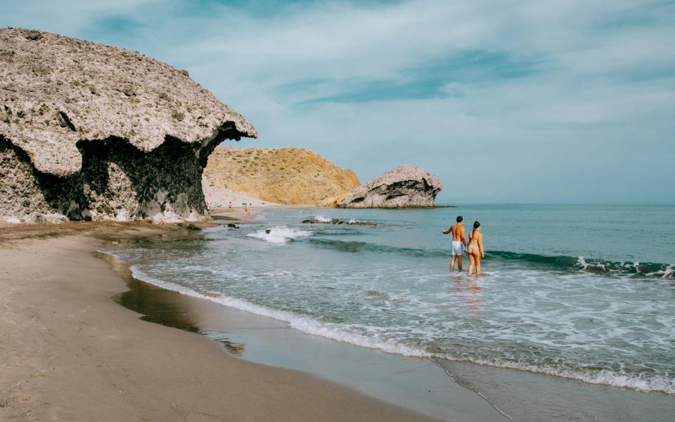 Playa de Mónsul - John Weller