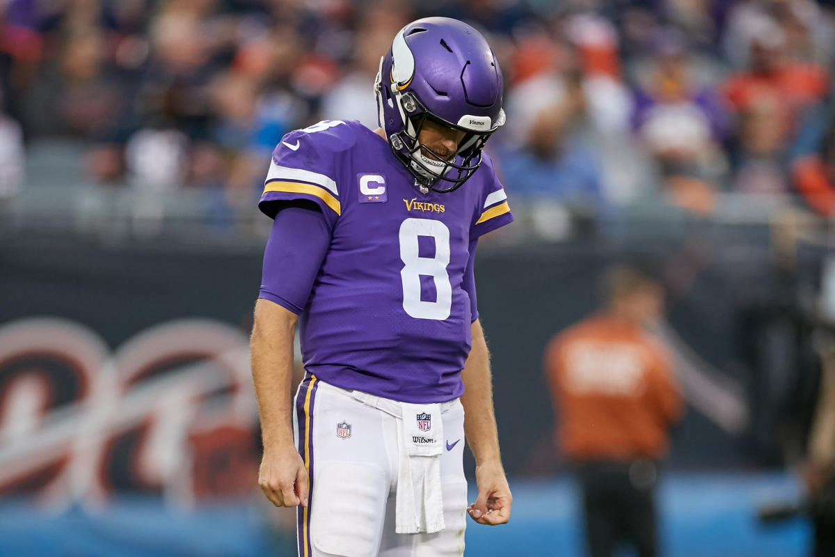 Minnesota Vikings quarterback Kirk Cousins (8) looks to pass the ball  against the Chicago Bears during