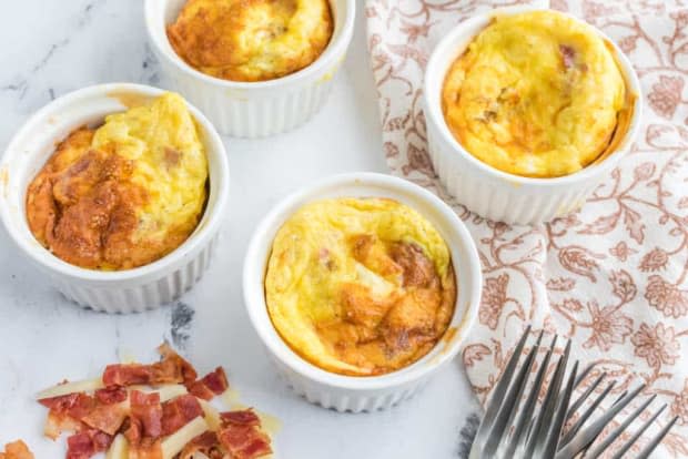 <p><a href="https://forktospoon.com/air-fryer-bacon-gruyere-egg-frittata-cups/" rel="nofollow noopener" target="_blank" data-ylk="slk:Fork To Spoon" class="link ">Fork To Spoon</a></p>