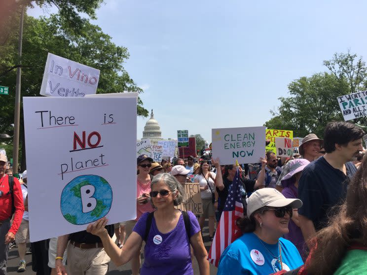 Protesters carry signs during the Peoples Climate March at the White House in Washington. (Photo: Ben Adler/Yahoo News)