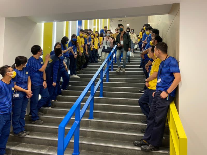 ▲IKEA 宜家家居台北城市店今（30）日盛大開幕，現場逾20人排隊搶頭香進場。（圖／記者賴志昶攝）