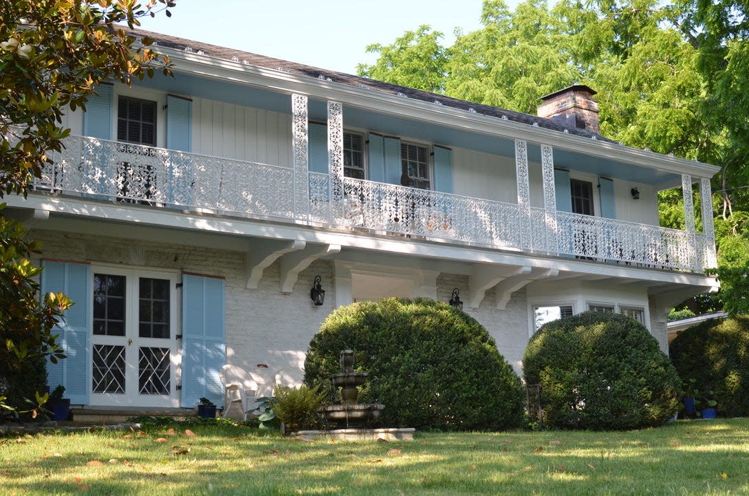 Stately Colonial Revivals on Ridgeview Road designed by architect Samuel Collings provide a picturesque snapshot of Staunton’s early 20th-century residential development.