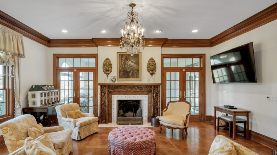 Inside the 9,067-square-foot Cincinnati chateau. (Courtesy Photo/Chris Farr with The First Showing)