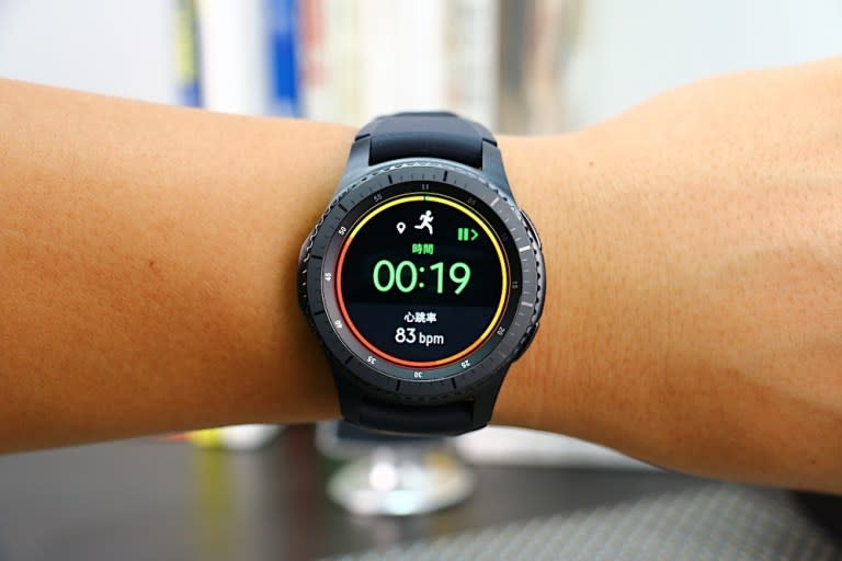 這款智慧錶真的很好看 Samsung Gear S3 frontier 開箱動手玩