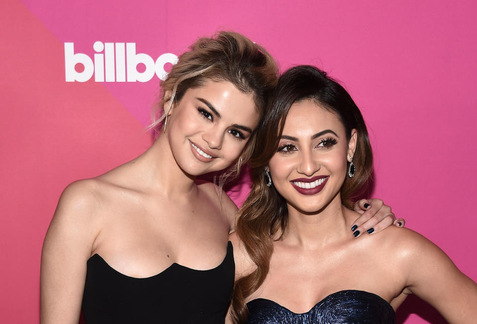 Selena Gomez y Francia Raisa, juntas en los Billboard Women In Music 2017 (Foto de Amanda Edwards/WireImage).