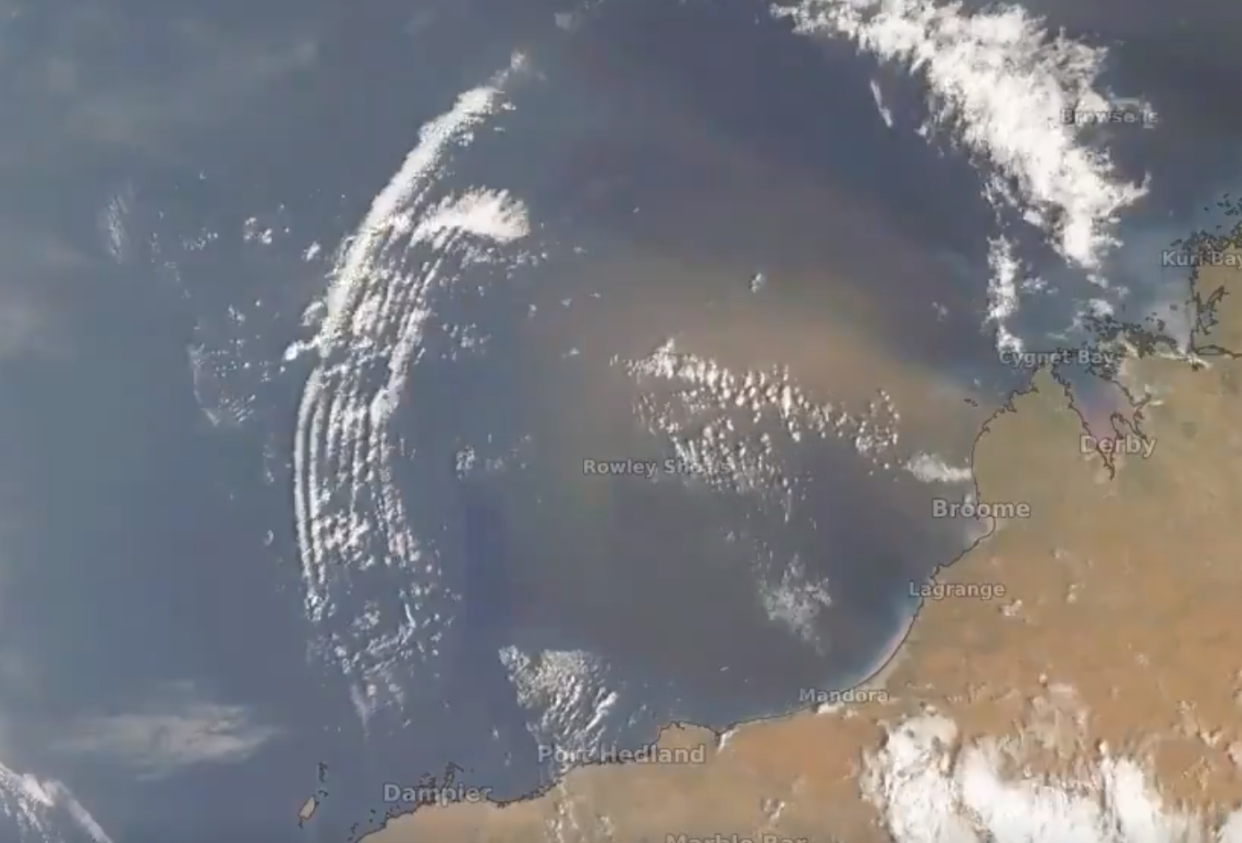 The waves spread over Australia (Weather Zone) 