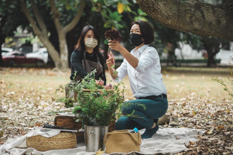 黃昏夕陽，是未來計畫中的沙灘花藝美食主題。