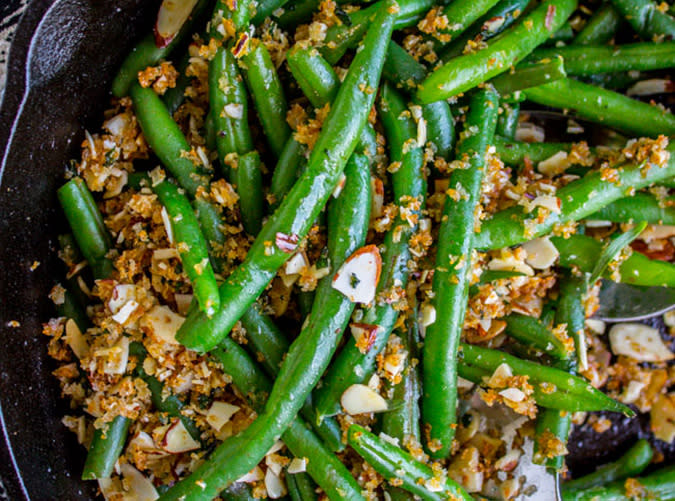 Make-Ahead Green Beans with Garlic Bread Crumbs and Almonds