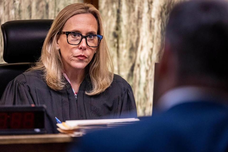 Miami-Dade Circuit Court Judge Andrea Wolfson is expected to rule on convicted killer Corey Smith’s claim that Miami-Dade prosecutors are too compromised to take part in his re-sentencing, by the end of the month. Jose A. Iglesias/jiglesias@elnuevoherald.com