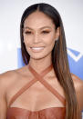 <p>Check out those sunset eyes on Joan! The fire of that multicolored eye look with perfectly rounded brows and a nude lip make her a red carpet standout. (Photo: Getty Images) </p>