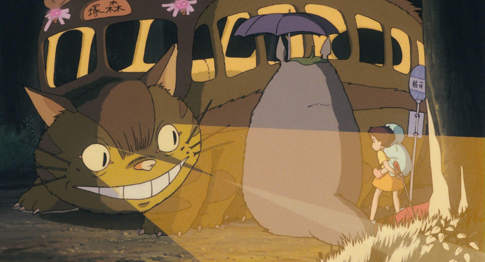 《龍貓》片中的貓巴士讓日本大導黑澤明讚嘆「奇思妙想」。（圖／甲上）
