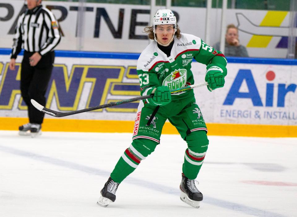 Moritz Seider playing for Rögle, 2020-21.