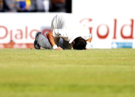 Pakistan's Yasir Shah celebrates after taking the wicket of Sri Lanka's Tharindu Kaushal (not pictured) during the second day of their second test cricket match against Pakistan in Colombo June 26, 2015. REUTERS/Dinuka Liyanawatte