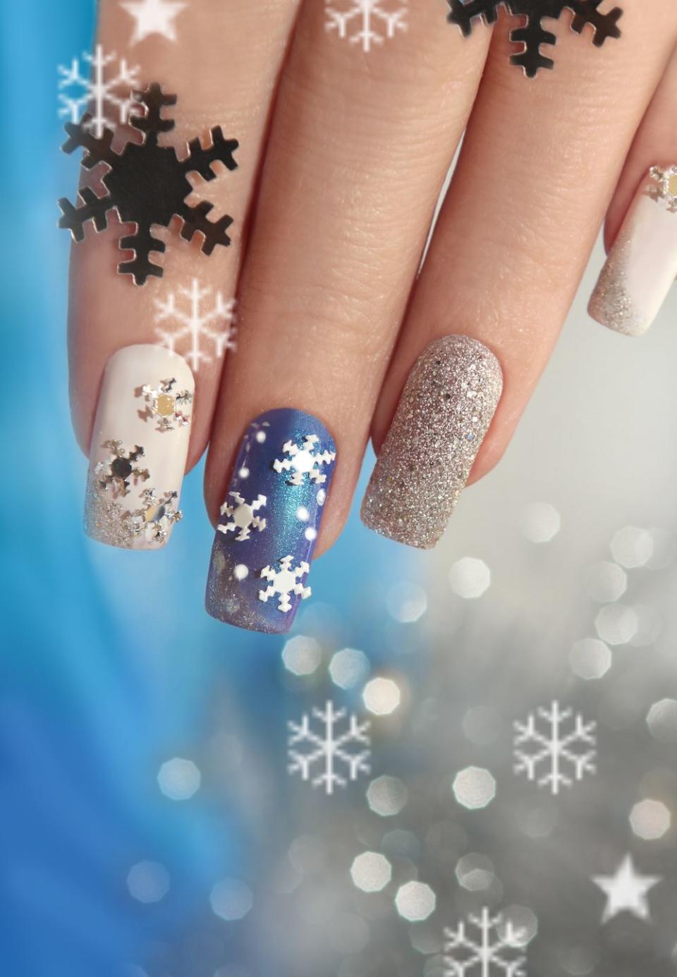 christmas nail art snowflakes