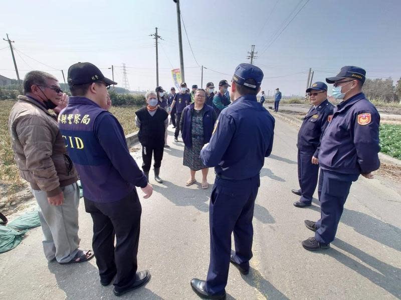 台西警長護農心切　直接下蒜田與民互動