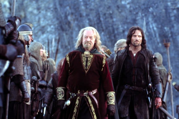 THE LORD OF THE RINGS: TWO TOWERS, Bernard Hill, Viggo Mortensen, 2002 - Credit: ©New Line Cinema/Courtesy Everett Collection