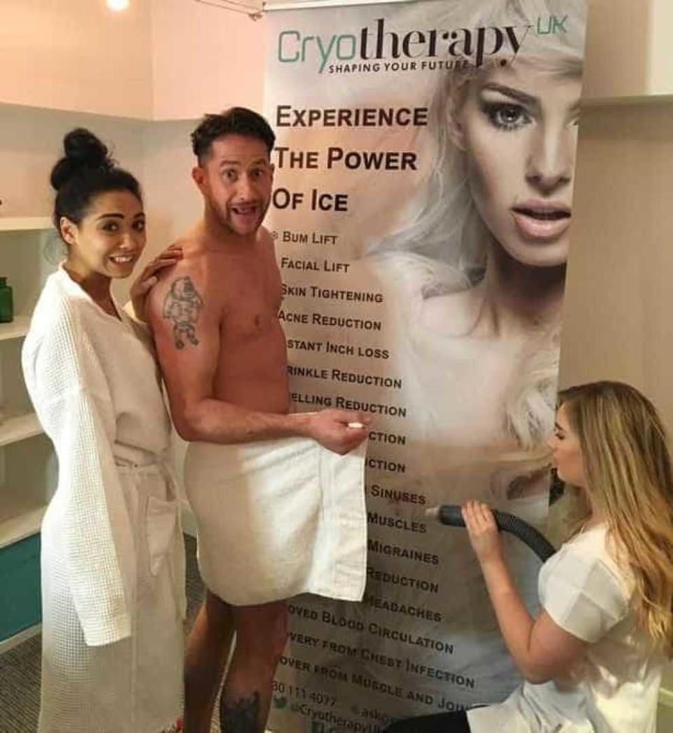 Un profesional rocía una especie de spray en tus genitales durante 30 minutos, por medio de un tanque de nitrógeno líquido. (Foto: Cryotherapy U.K.)