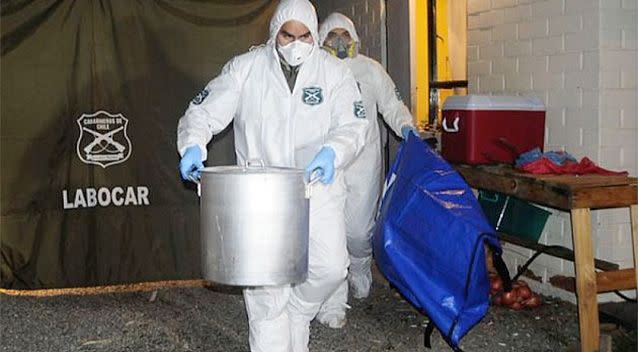 Police seize evidence at the crime scene. Photo: Publimetro Chile.