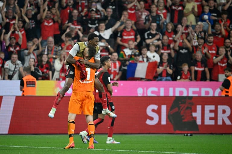 Leverkusen besiegt Stuttgart im Elfmeterschießen, um den deutschen Super Cup zu gewinnen