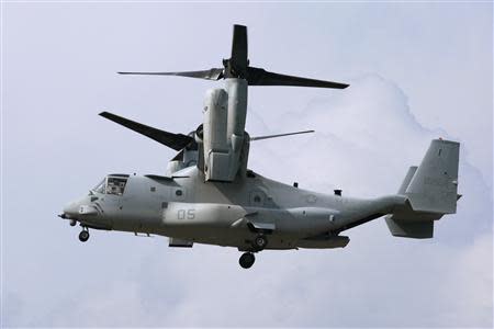 The MV-22 (Osprey) aircraft arrives for a test flight at the Pentagon landing field in Washington, August 3, 2012. REUTERS/Yuri Gripas