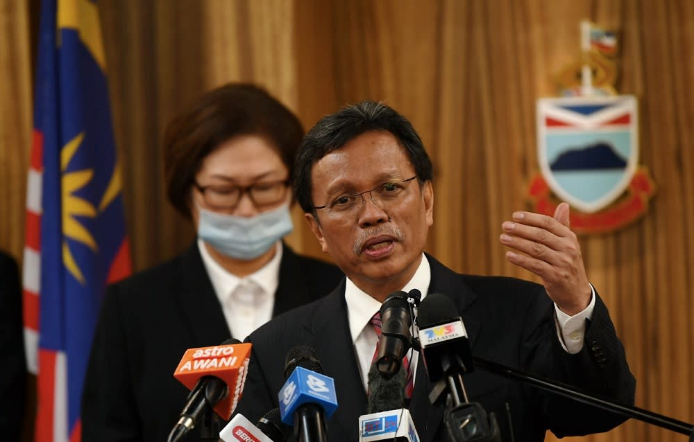 Chief Minister Datuk Seri Mohd Shafie Apdal announced today that the state is opening its air, land and sea borders to Chinese nationals. — Bernama pic