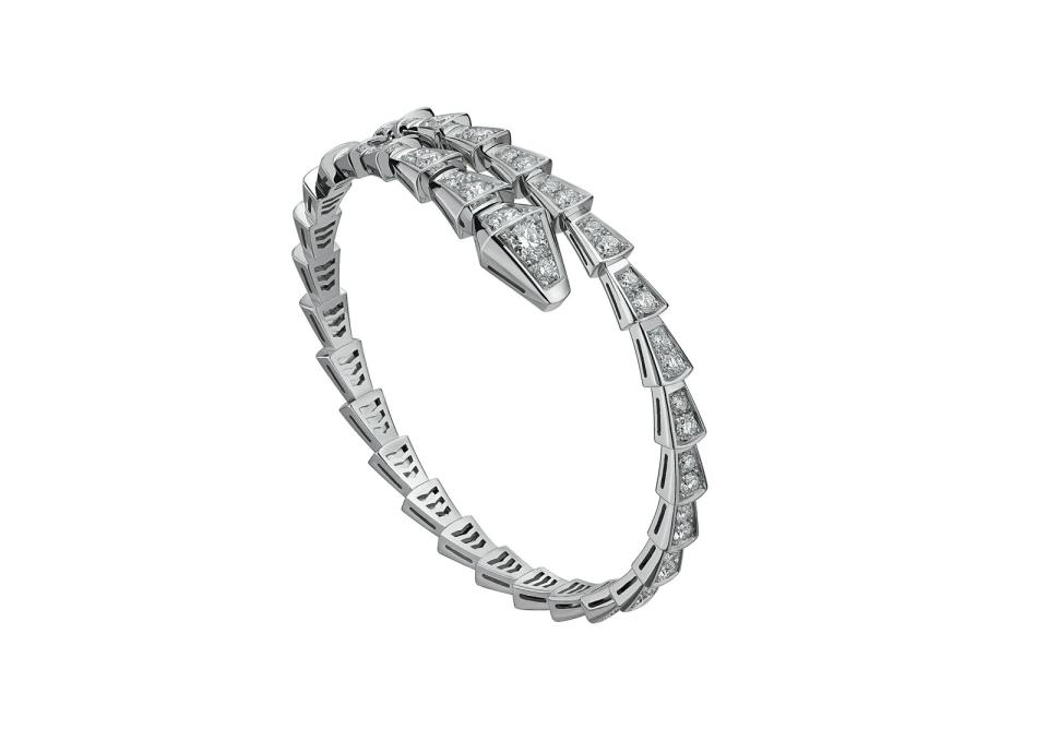 Serpenti Viper系列單圈鑽石手環。約NT$1,296,000（BVLGARI提供）