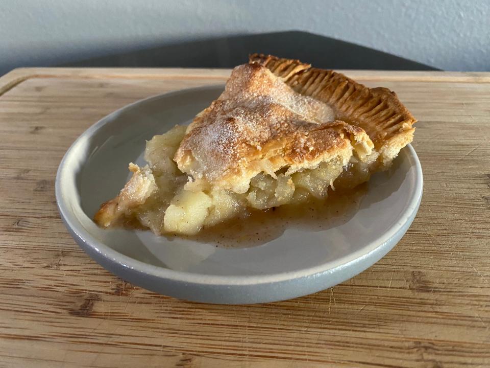slice of apple pie on a plate